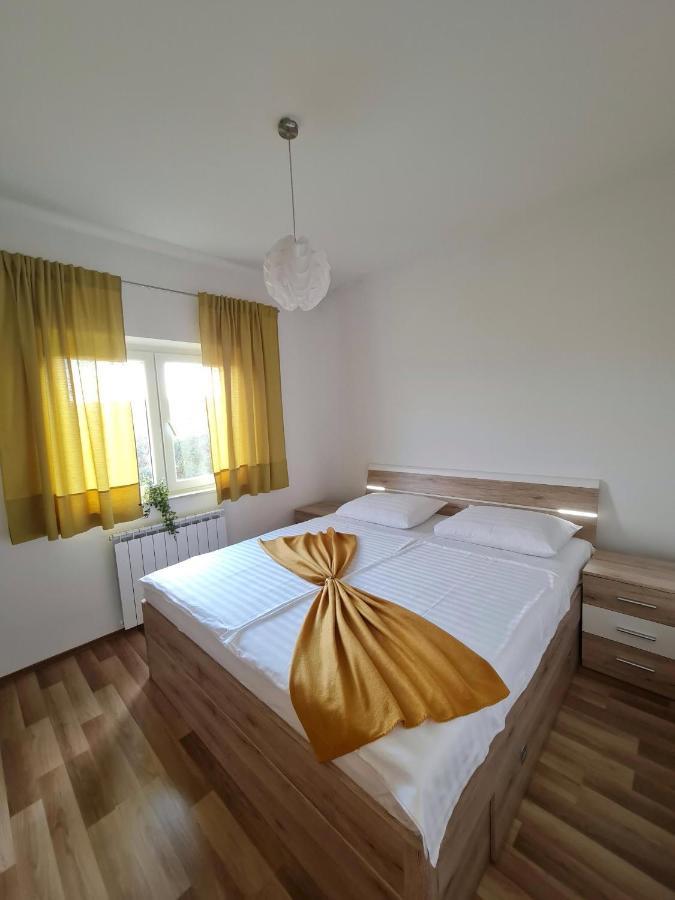 Pansion Katarina Bed and Breakfast Malinska Buitenkant foto